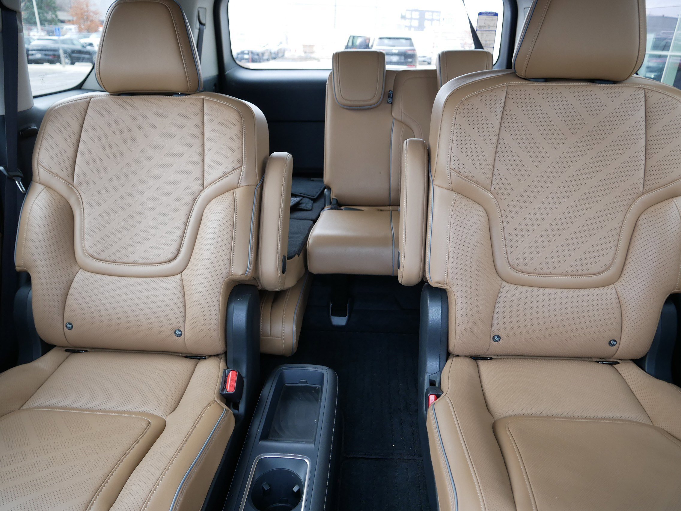 Certified 2025 INFINITI QX80 Luxe image 13