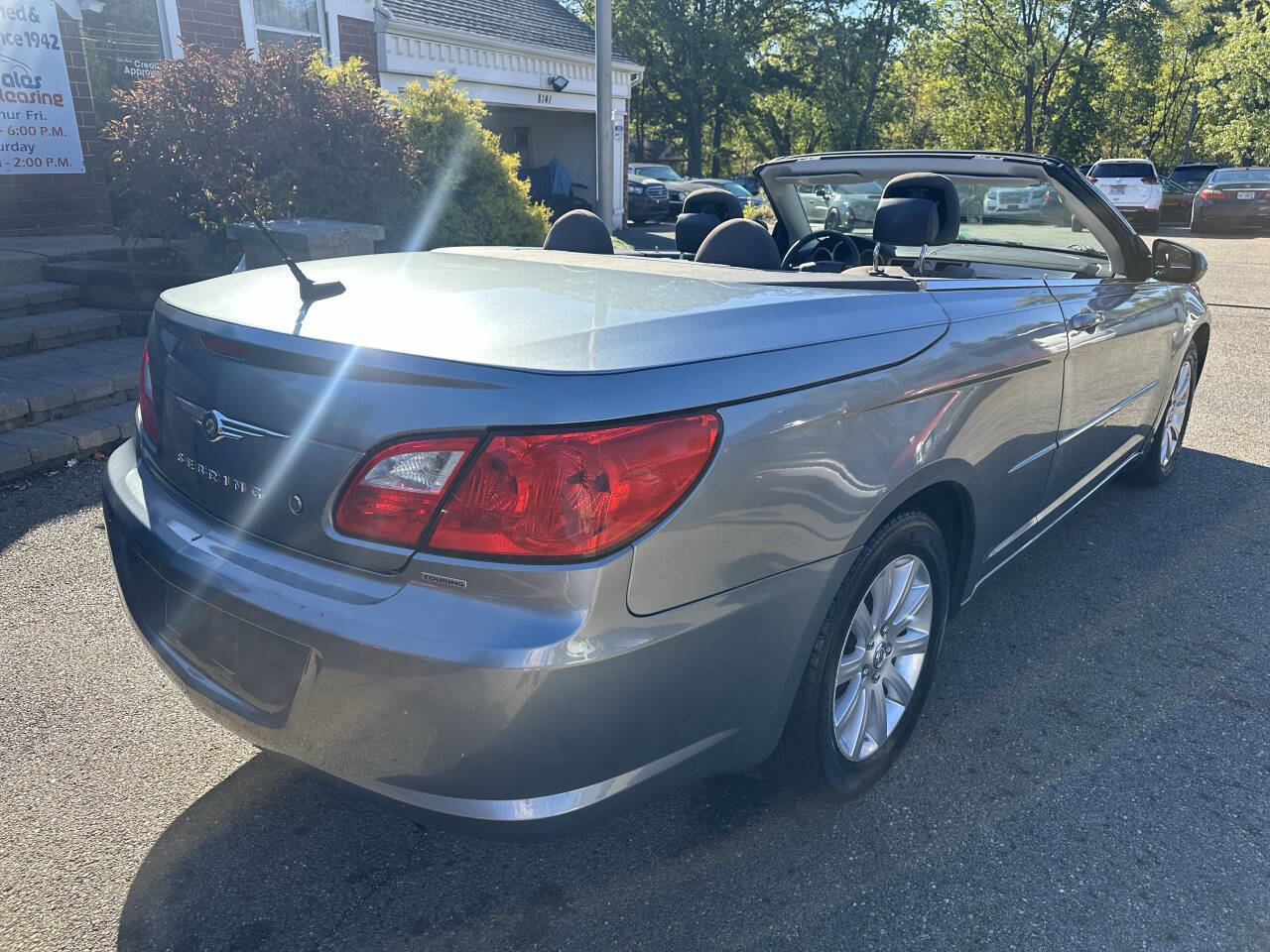 Used 2010 Chrysler Sebring Touring image 7
