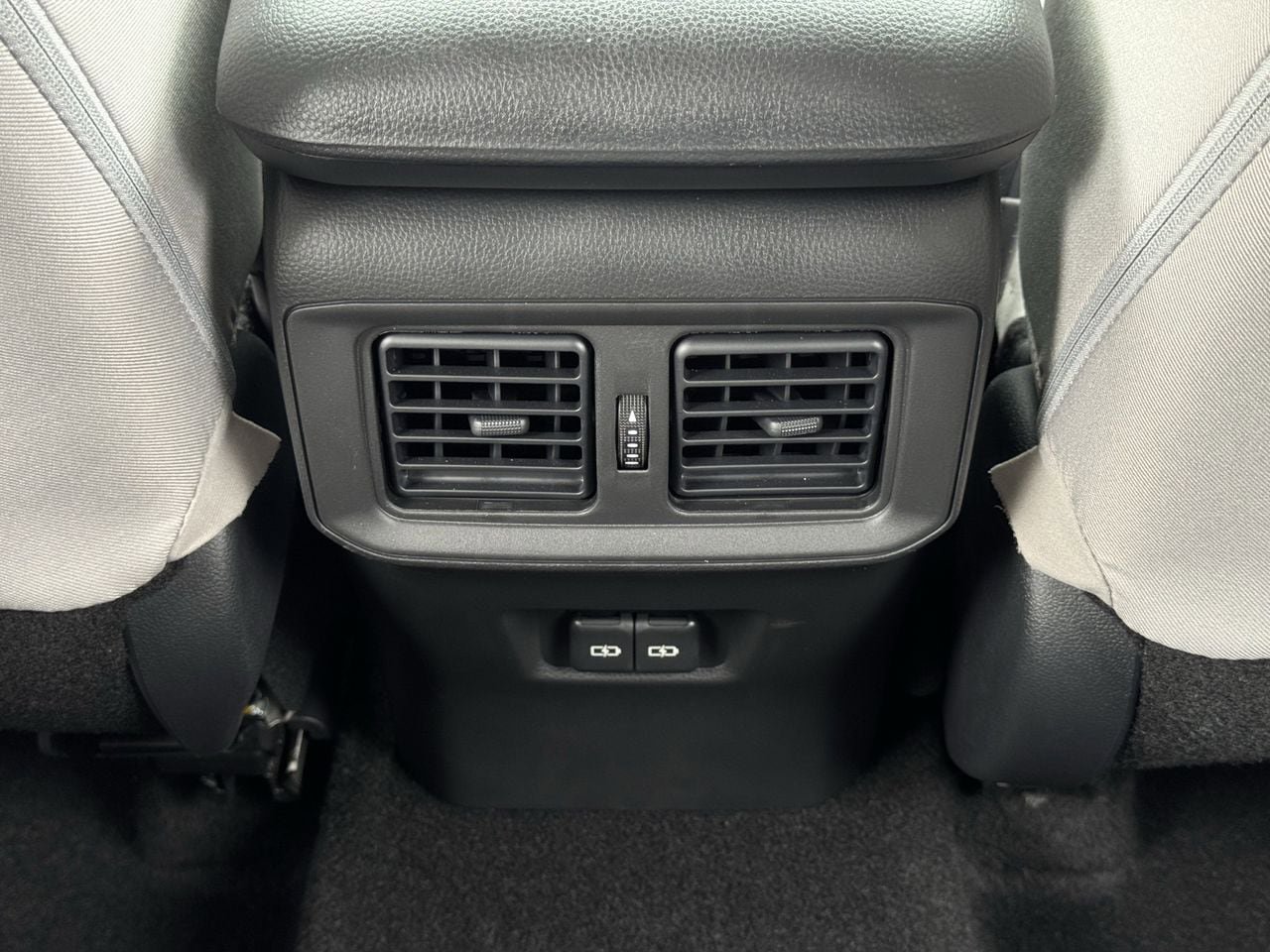 Used 2025 Toyota RAV4 XLE w/ Convenience Package FWD image 26