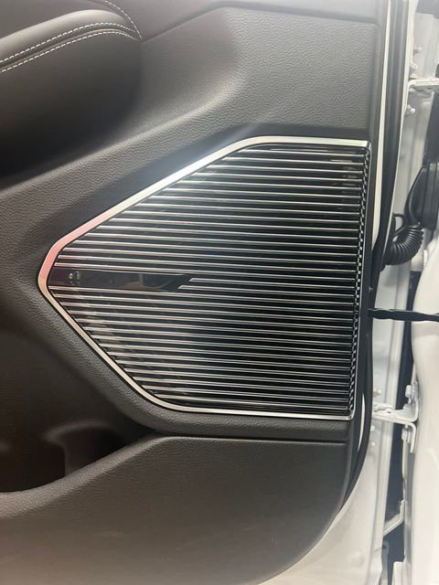 Used 2023 Jeep Grand Cherokee Overland AWD/4WD image 18
