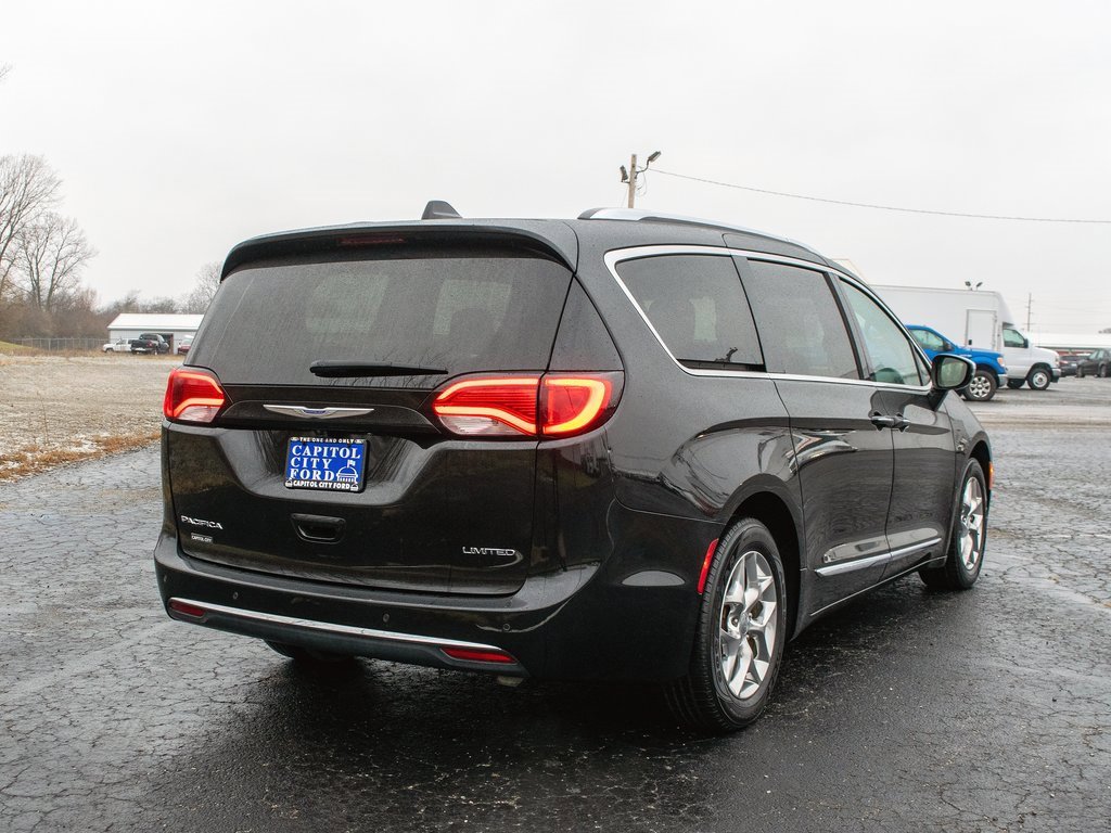 Used 2018 Chrysler Pacifica Limited image 5