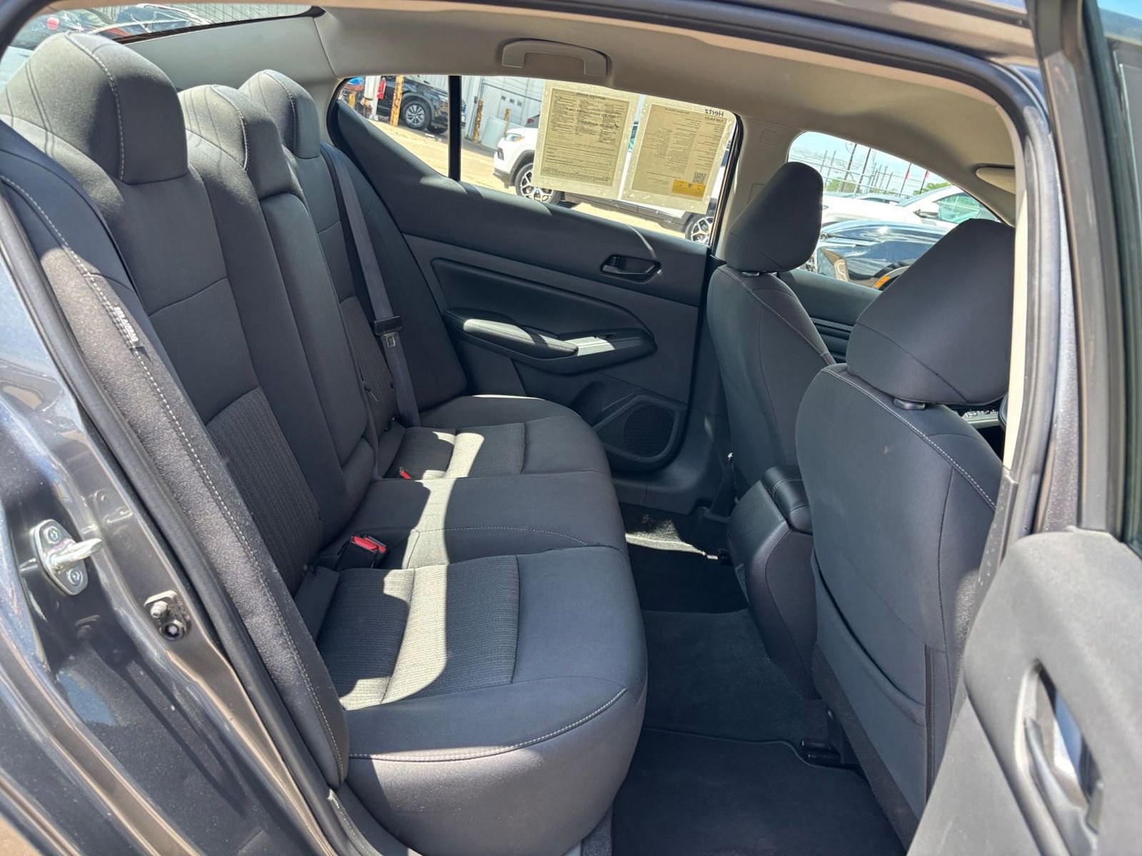 Used 2025 Nissan Altima 2.5 SV FWD image 25