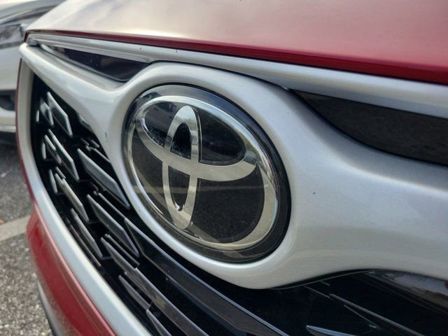 Used 2022 Toyota Highlander XLE image 11