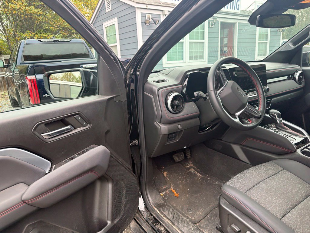 Used 2024 Chevrolet Colorado Z71 w/ Z71 Convenience Package 2 AWD/4WD image 16