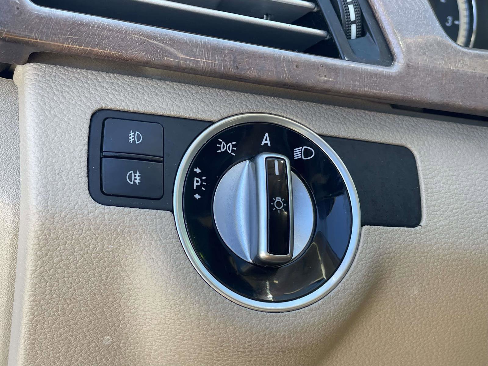 Used 2011 Mercedes-Benz E 350 4MATIC Sedan image 20