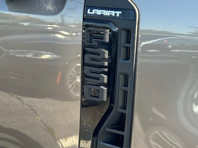 Used 2023 Ford F250 Lariat w/ Lariat Ultimate Package AWD/4WD image 8