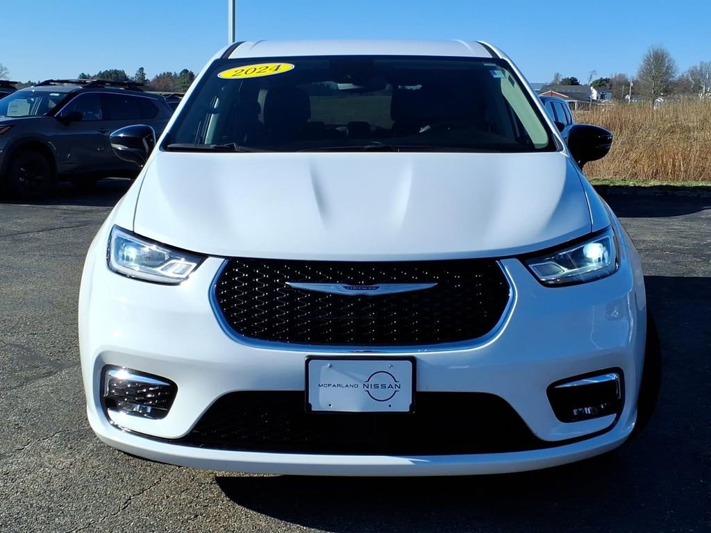 Used 2024 Chrysler Pacifica Touring-L FWD image 7