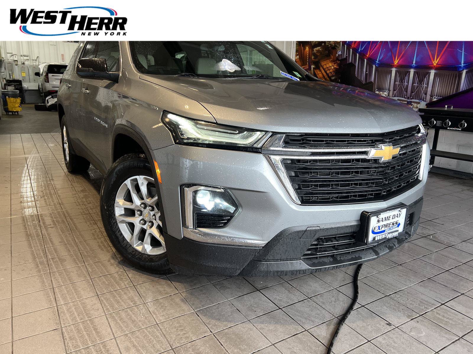 Used 2023 Chevrolet Traverse LS