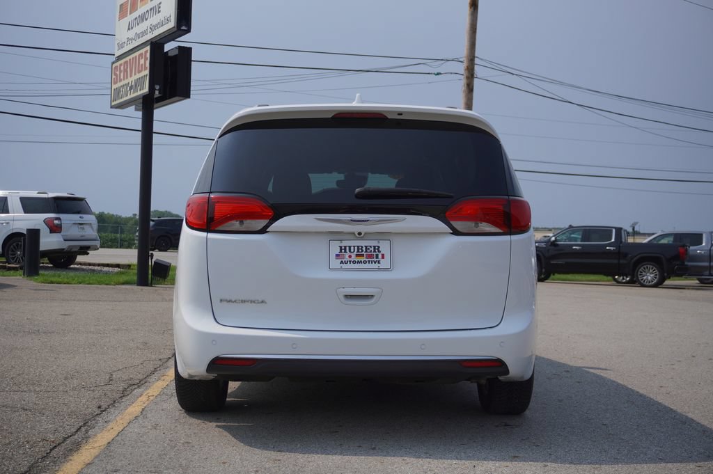 Used 2020 Chrysler Pacifica Touring-L Plus w/ Tire & Wheel Group FWD image 6