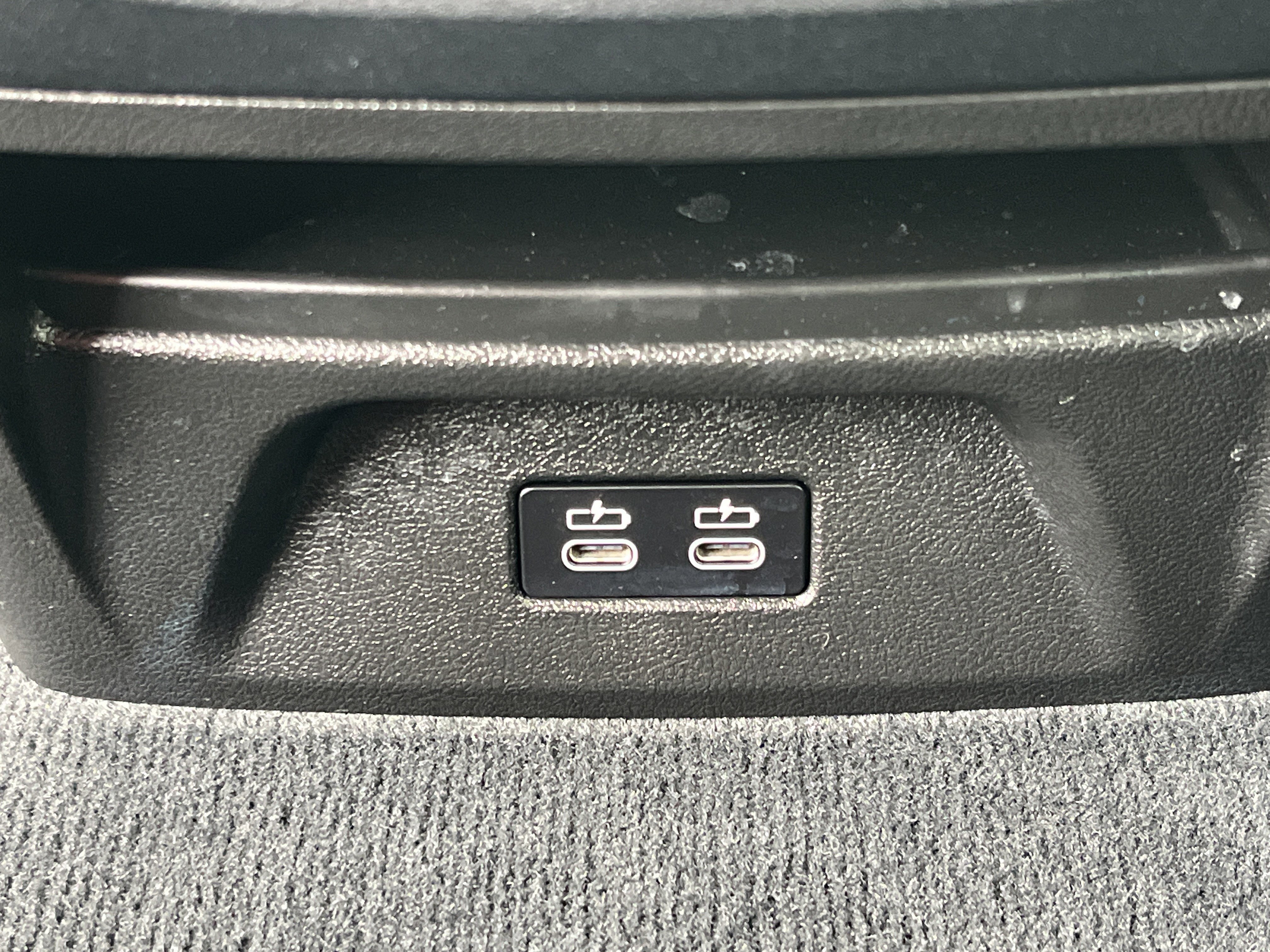 Used 2025 BMW X4 xDrive30i image 23