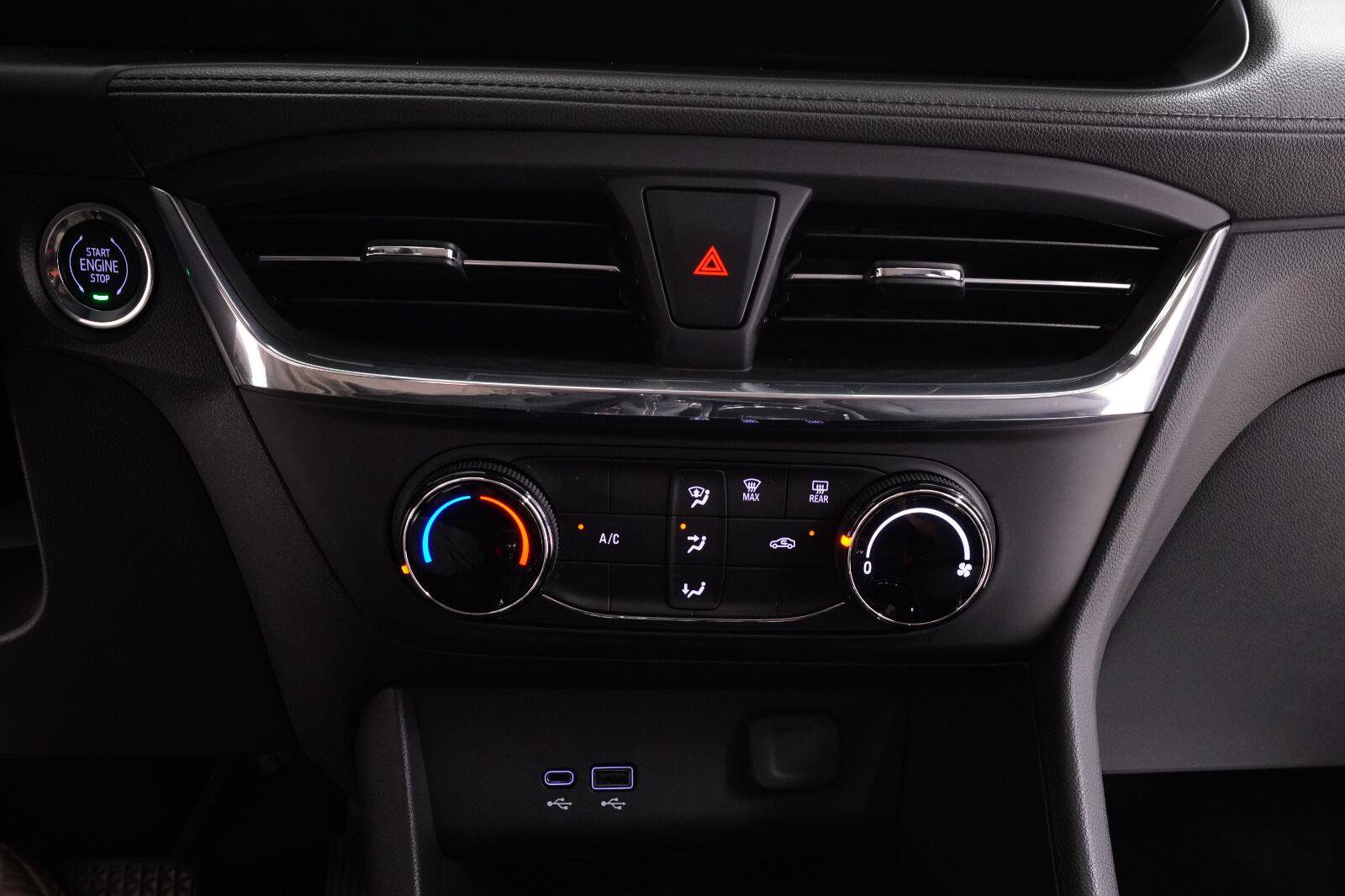 Used 2025 Buick Encore GX Preferred FWD image 17