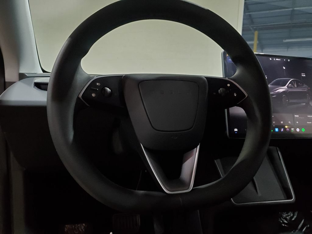 Used 2026 Tesla Model Y 2WD image 25