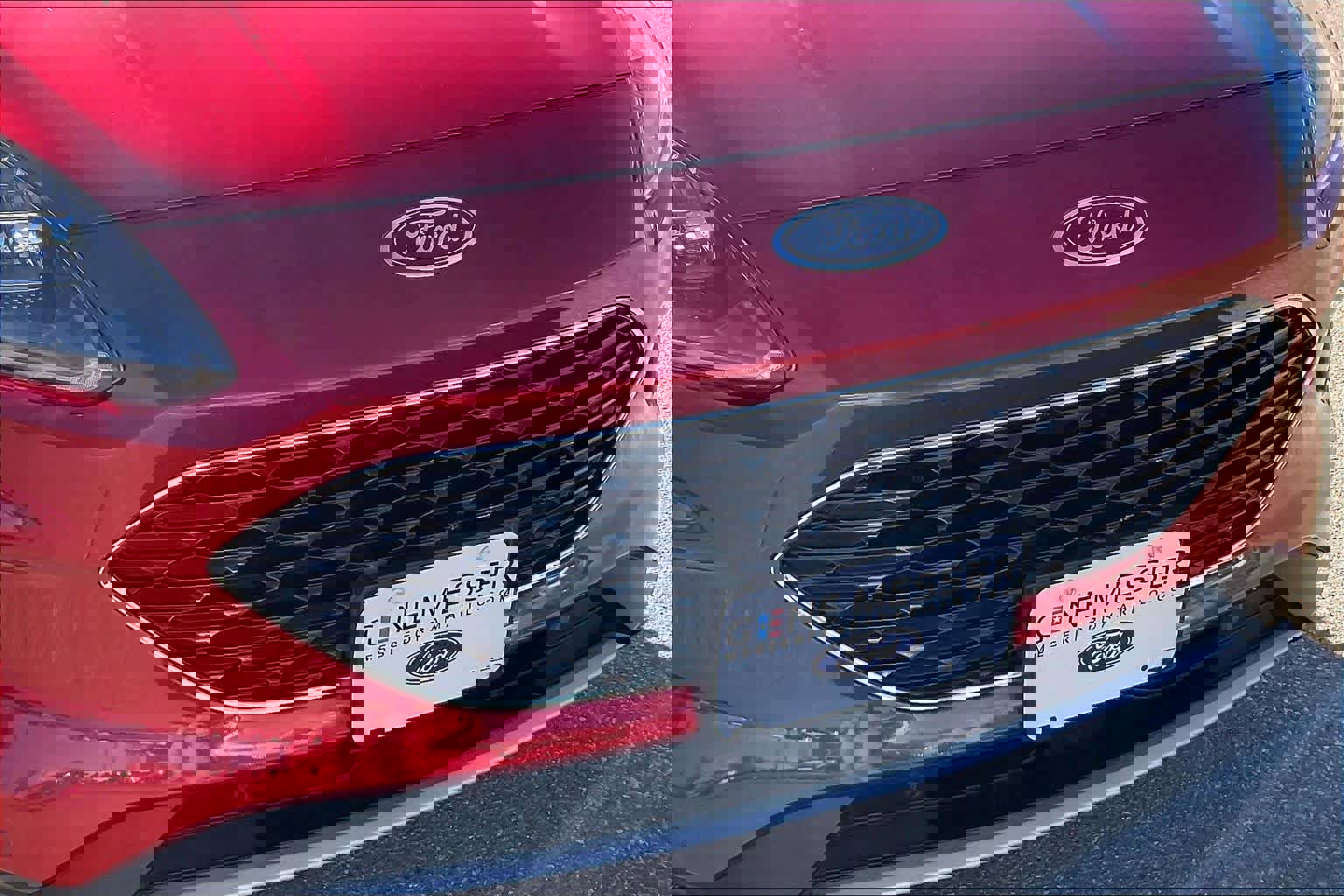 Used 2020 Ford Escape Titanium image 29