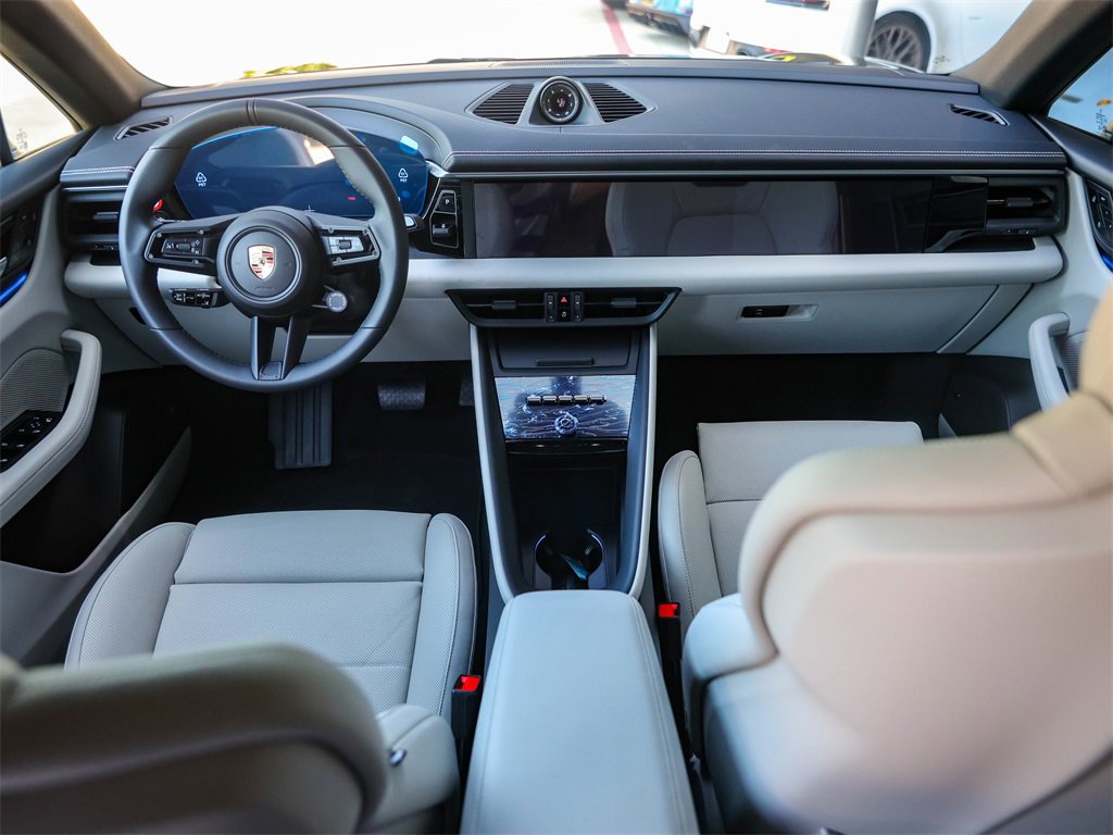 New 2025 Porsche Macan 4 Electric image 33