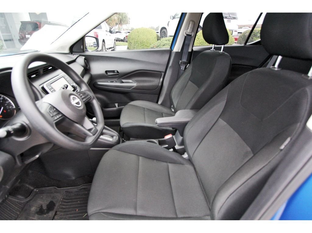 Certified 2025 Nissan Kicks Play S FWD image 6