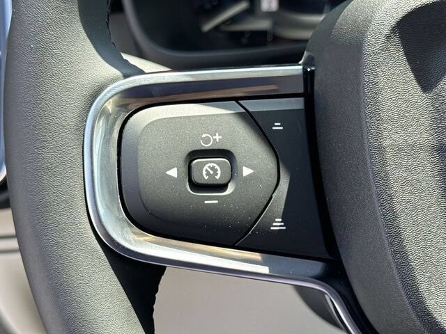 New 2024 Volvo XC40 B5 Plus w/ Protection Package Premier AWD/4WD image 8
