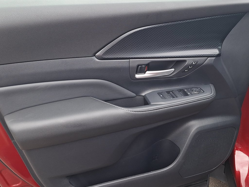 Used 2026 Toyota Grand Highlander AWD Hybrid image 9