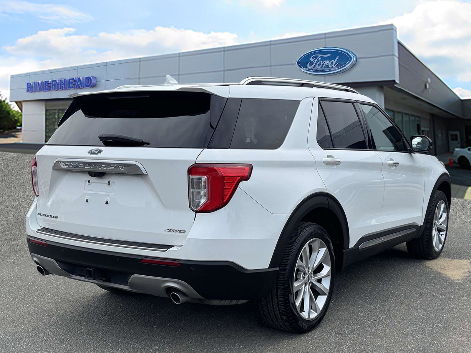Used 2023 Ford Explorer Platinum w/ Technology Package image 6