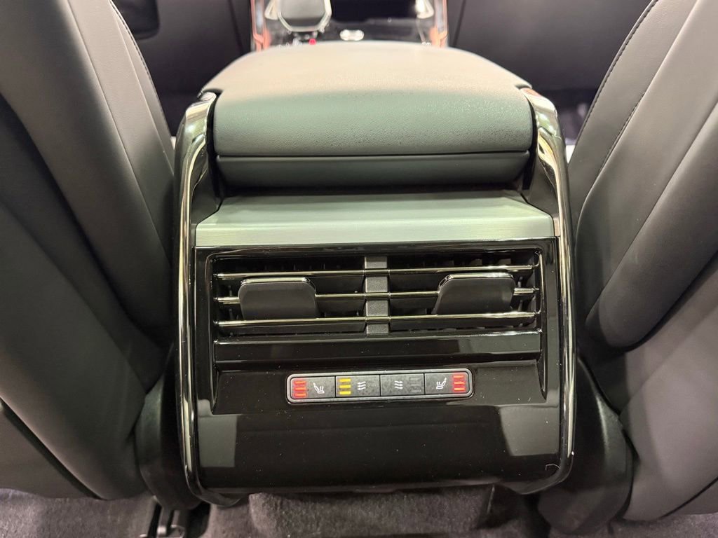 Used 2025 Land Rover Range Rover Sport Dynamic SE AWD/4WD image 35