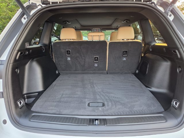 New 2026 Jeep Grand Cherokee Limited w/ Luxury Tech Group II RWD image 27