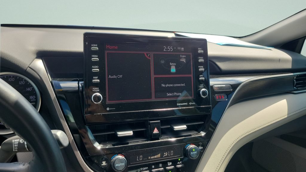 Used 2022 Toyota Camry XLE FWD image 14