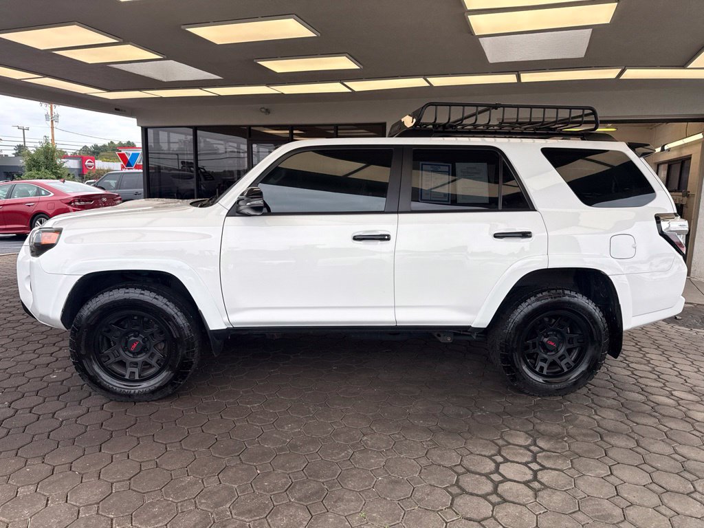 Used 2021 Toyota 4Runner Venture w/ Moonroof Package AWD/4WD image 9