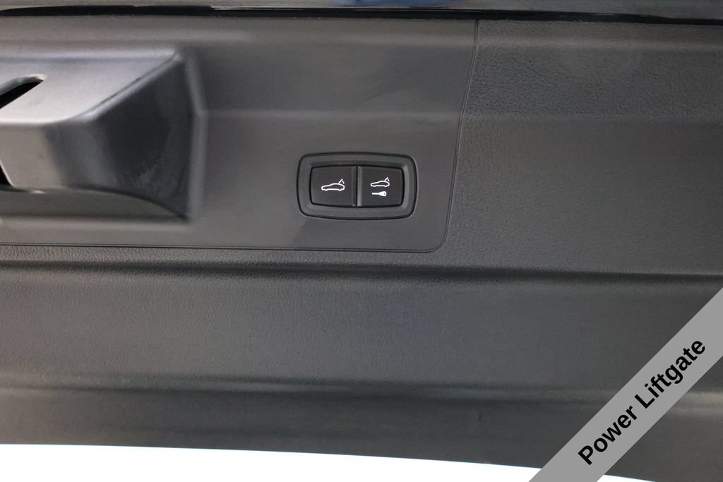 Used 2025 Porsche Panamera image 48