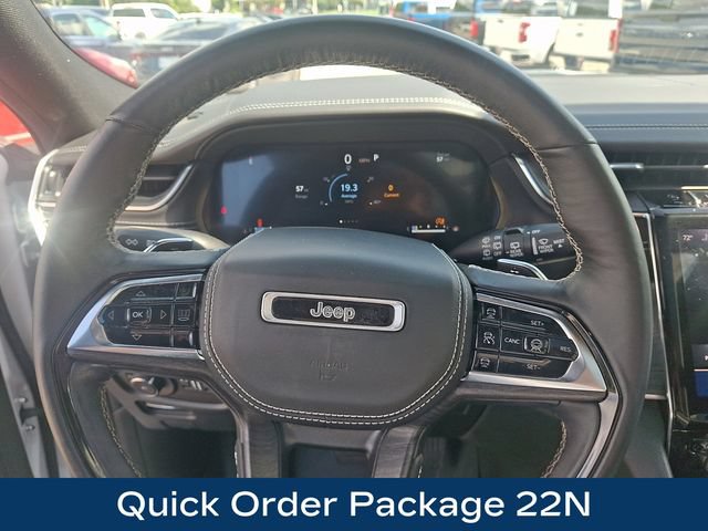 Used 2022 Jeep Grand Cherokee Overland w/ Adv Protech Group III AWD/4WD image 4
