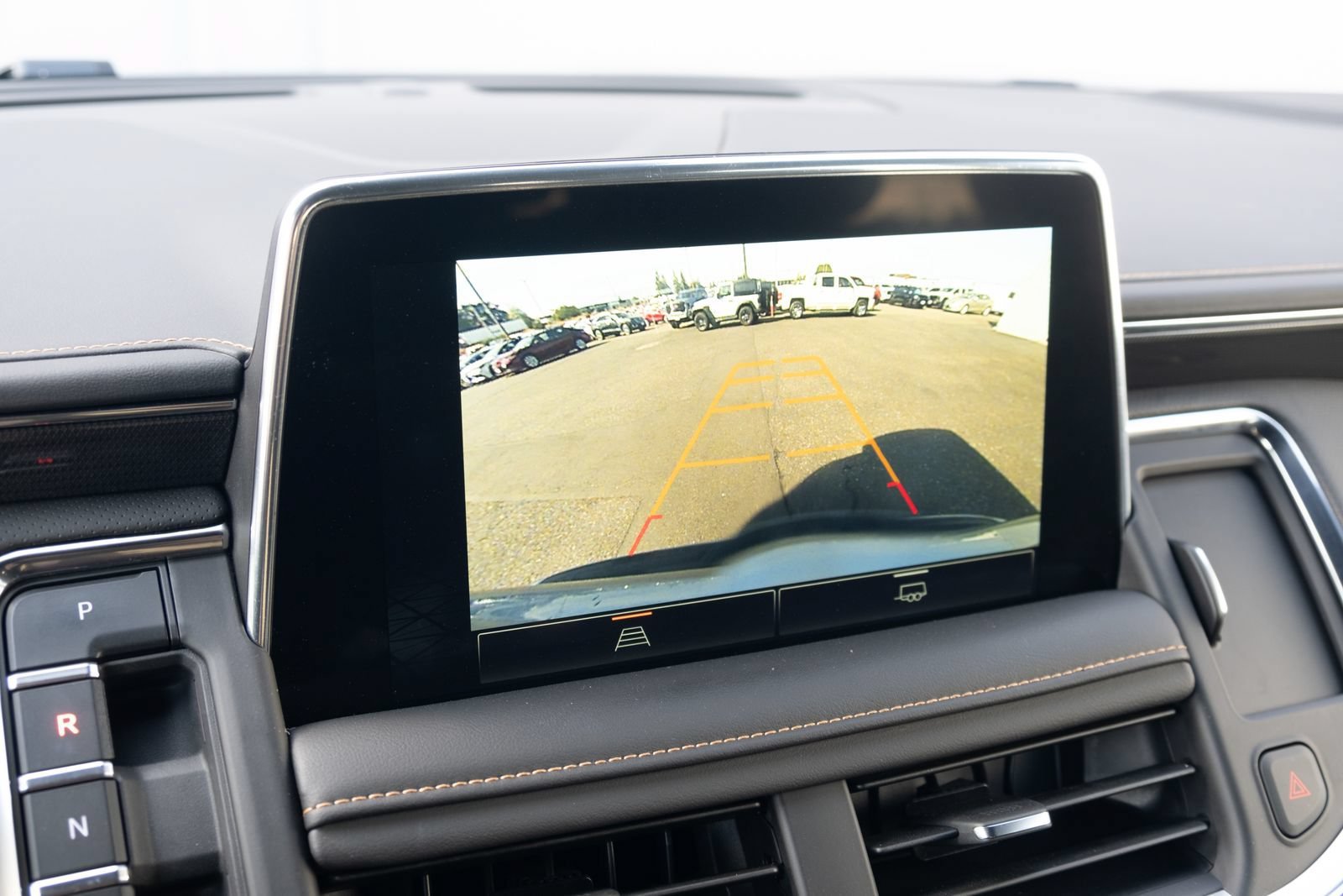 Used 2024 GMC Yukon AT4 AWD/4WD image 4