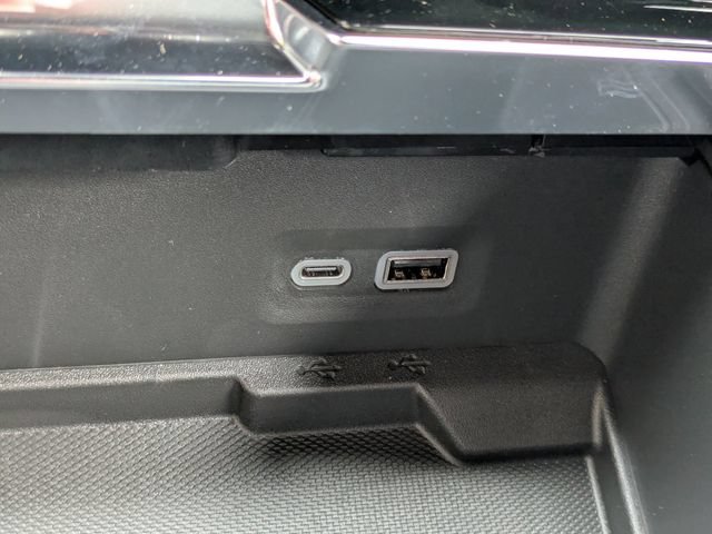 New 2026 GMC Yukon XL Denali w/ LPO, Floor Liner Package RWD image 28