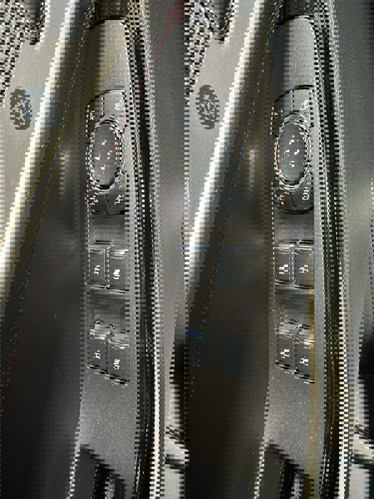 Used 2024 Ford Explorer ST-Line w/ Class IV Trailer Tow Package AWD/4WD image 17