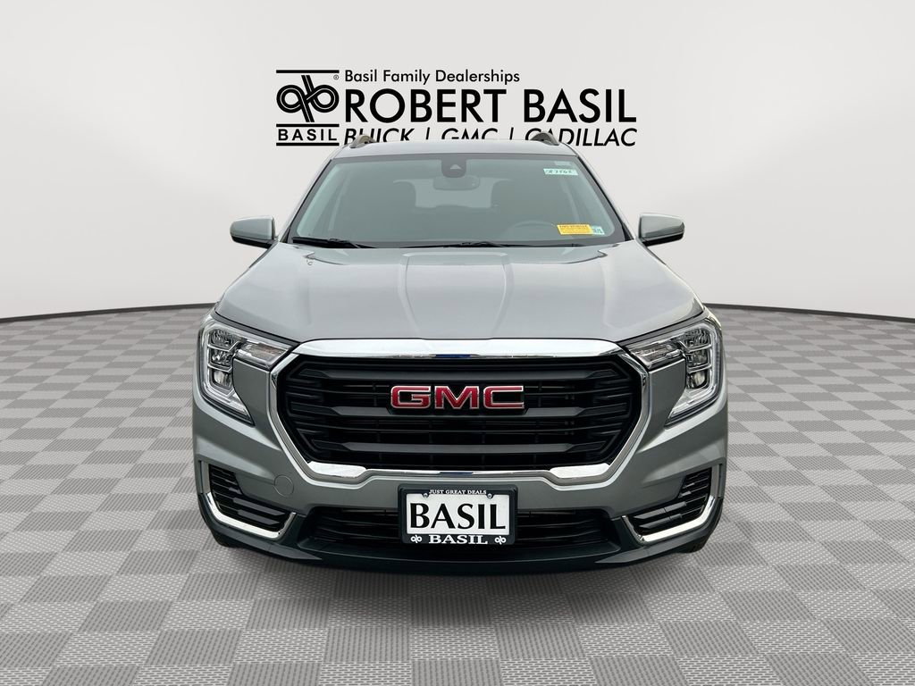 Used 2024 GMC Terrain SLE w/ Driver Convenience Package AWD/4WD image 3