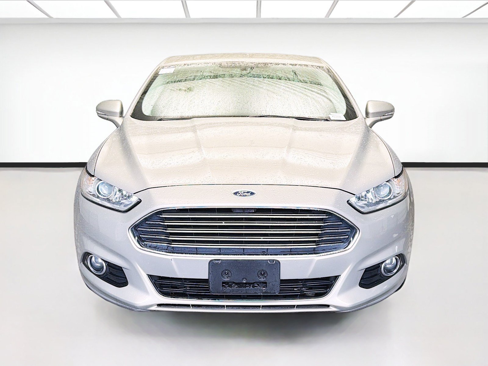 Used 2016 Ford Fusion Energi Titanium FWD image 2