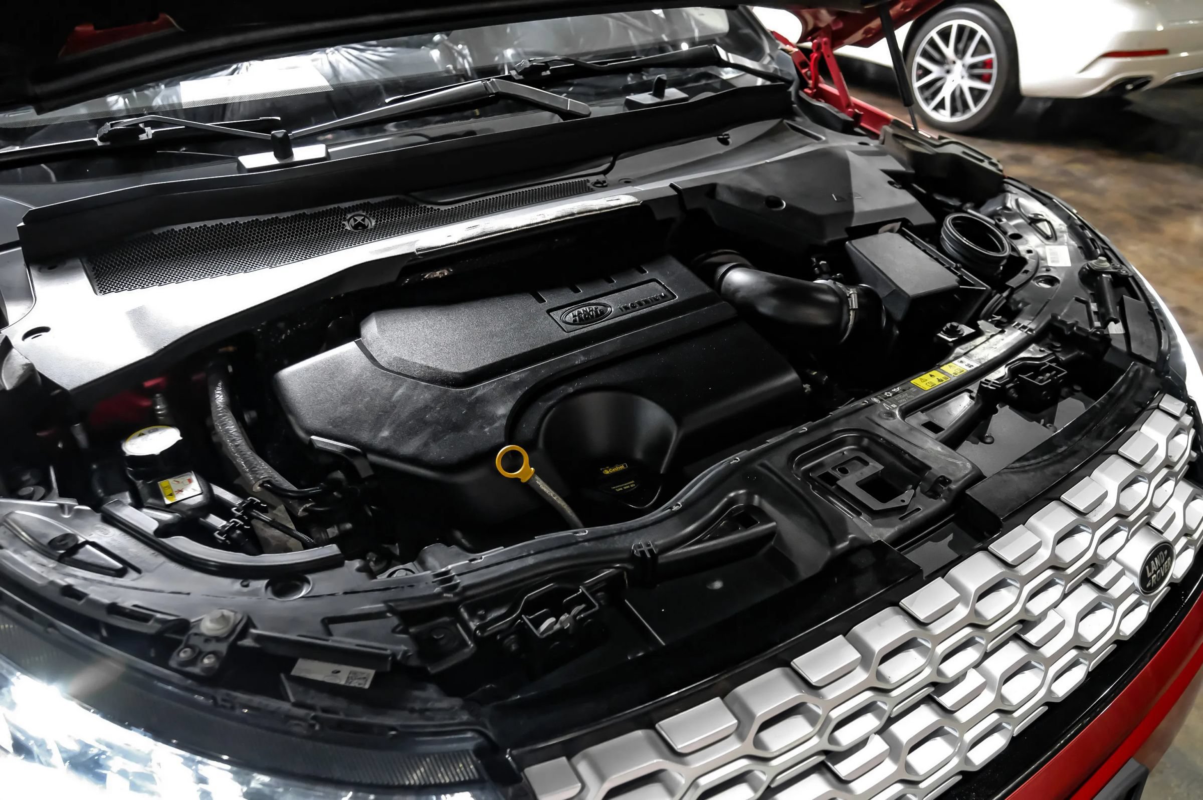 Used 2020 Land Rover Discovery Sport SE AWD/4WD image 56