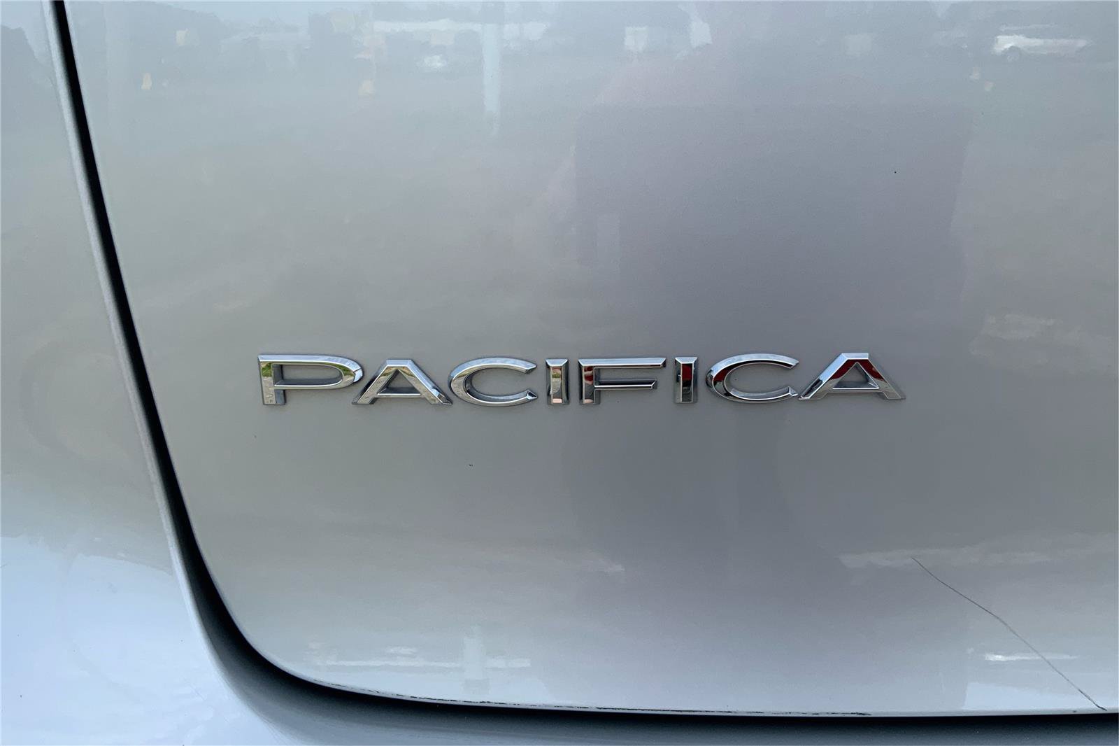 Used 2024 Chrysler Pacifica Touring-L FWD image 24