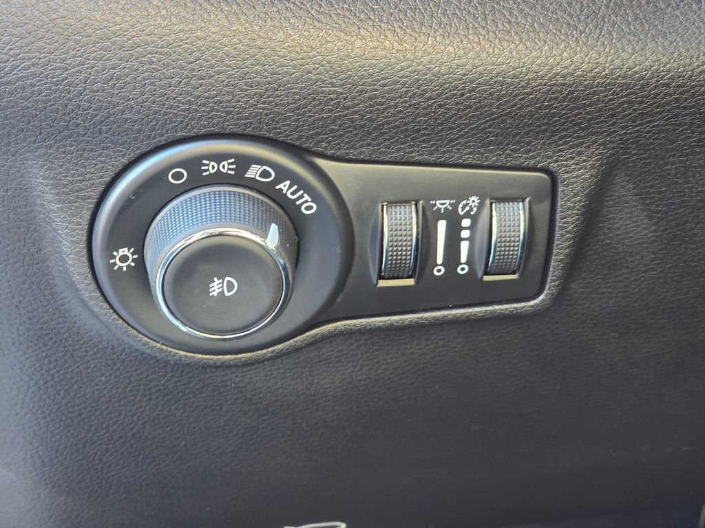 Used 2024 Jeep Compass Limited w/ Elite Group image 14