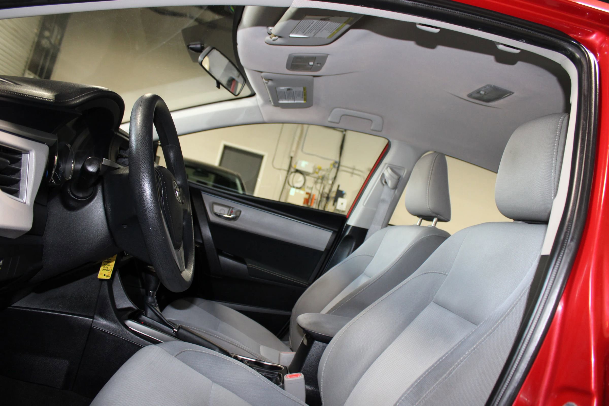 Used 2015 Toyota Corolla LE FWD image 22