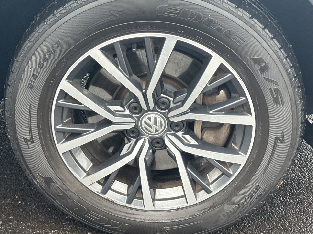 Used 2020 Volkswagen Tiguan SE image 9