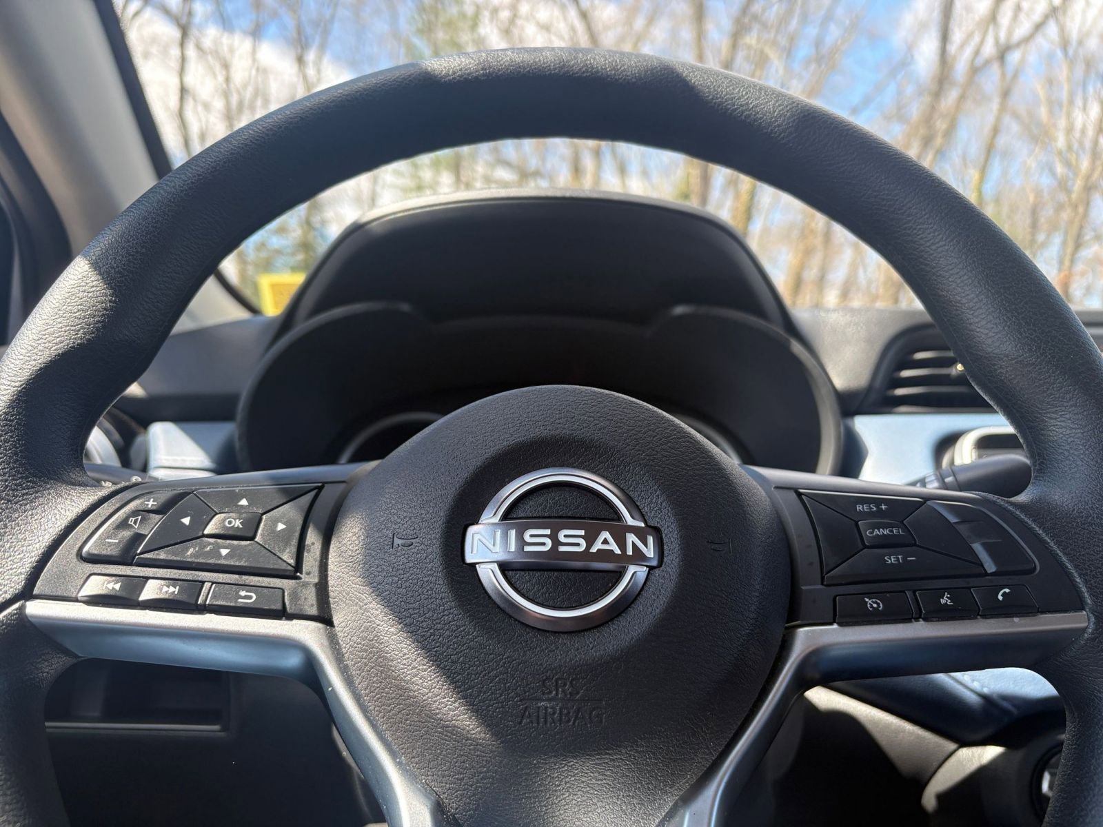 Used 2025 Nissan Versa SV FWD image 23