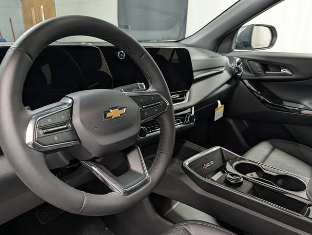New 2027 Chevrolet Equinox LT w/ Convenience Package II FWD image 16
