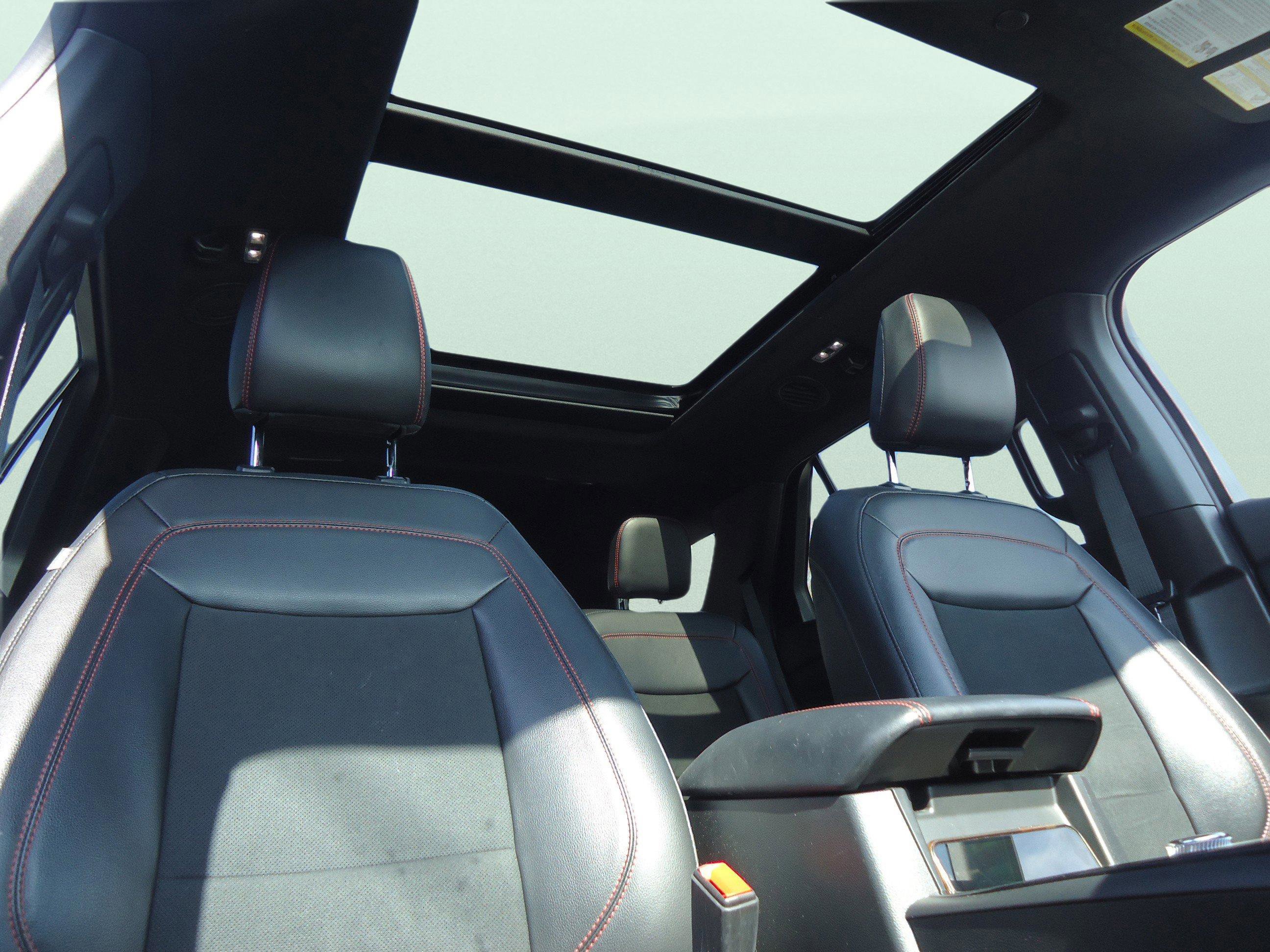 Used 2022 Ford Explorer ST-Line w/ Class IV Trailer Tow Package image 31