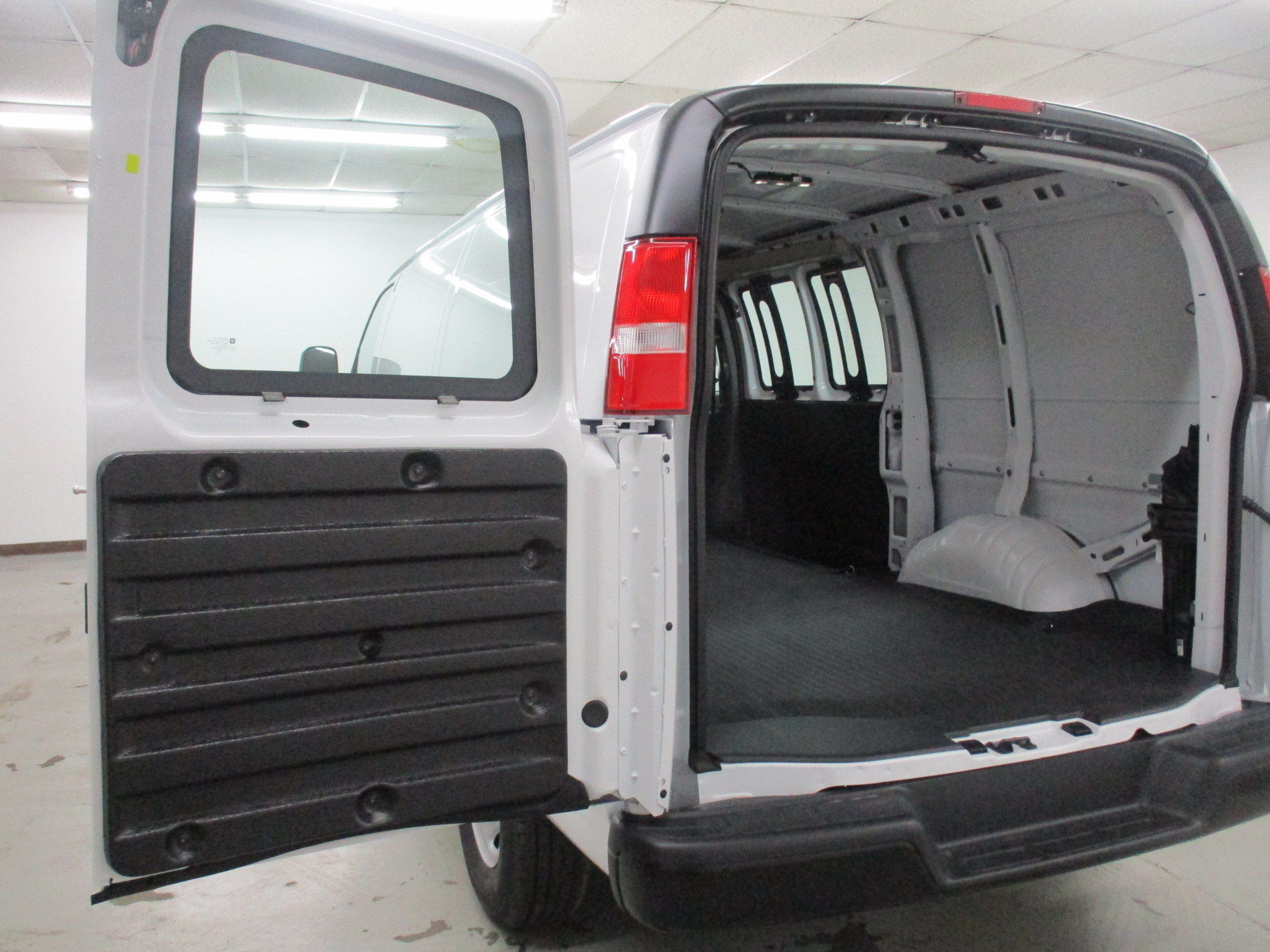 New 2026 GMC Savana 2500 w/ Driver Convenience Package RWD image 13