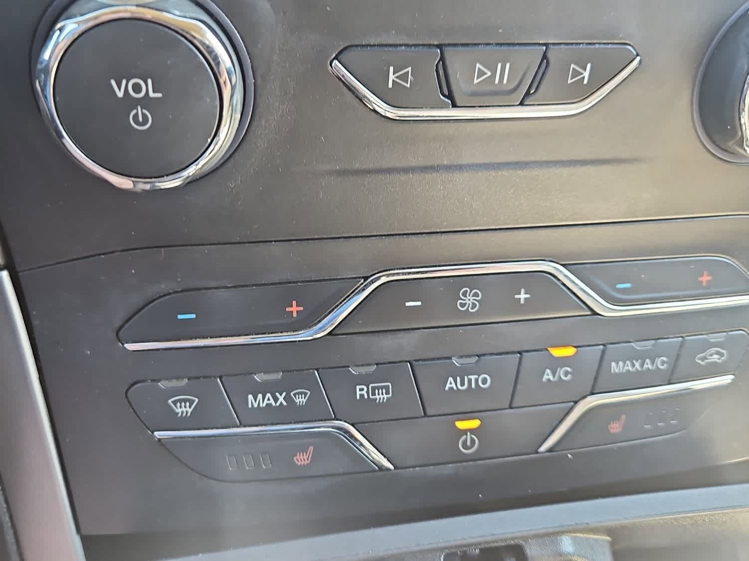 Used 2020 Ford Edge SEL w/ Convenience Package image 17