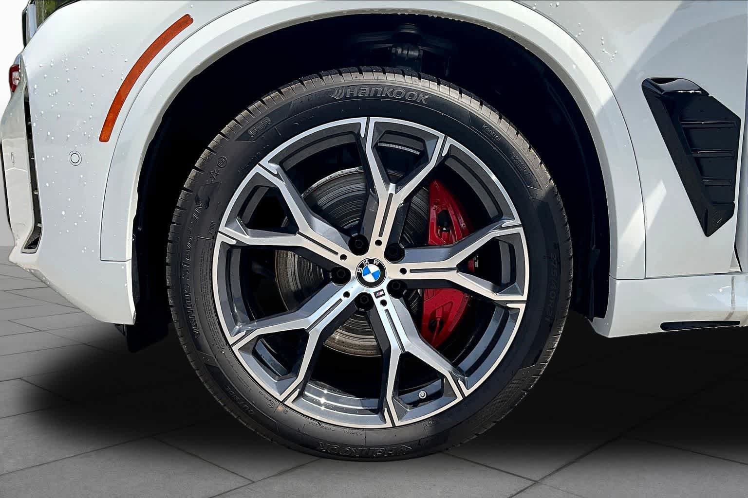 Used 2026 BMW X5 xDrive40i w/ M Sport Package AWD/4WD image 11