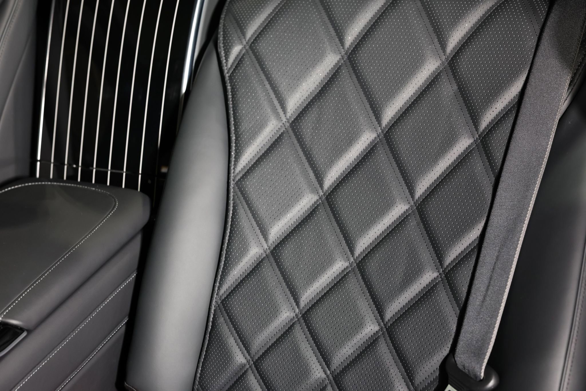 Used 2024 Mercedes-Benz Maybach S 580 4MATIC image 38