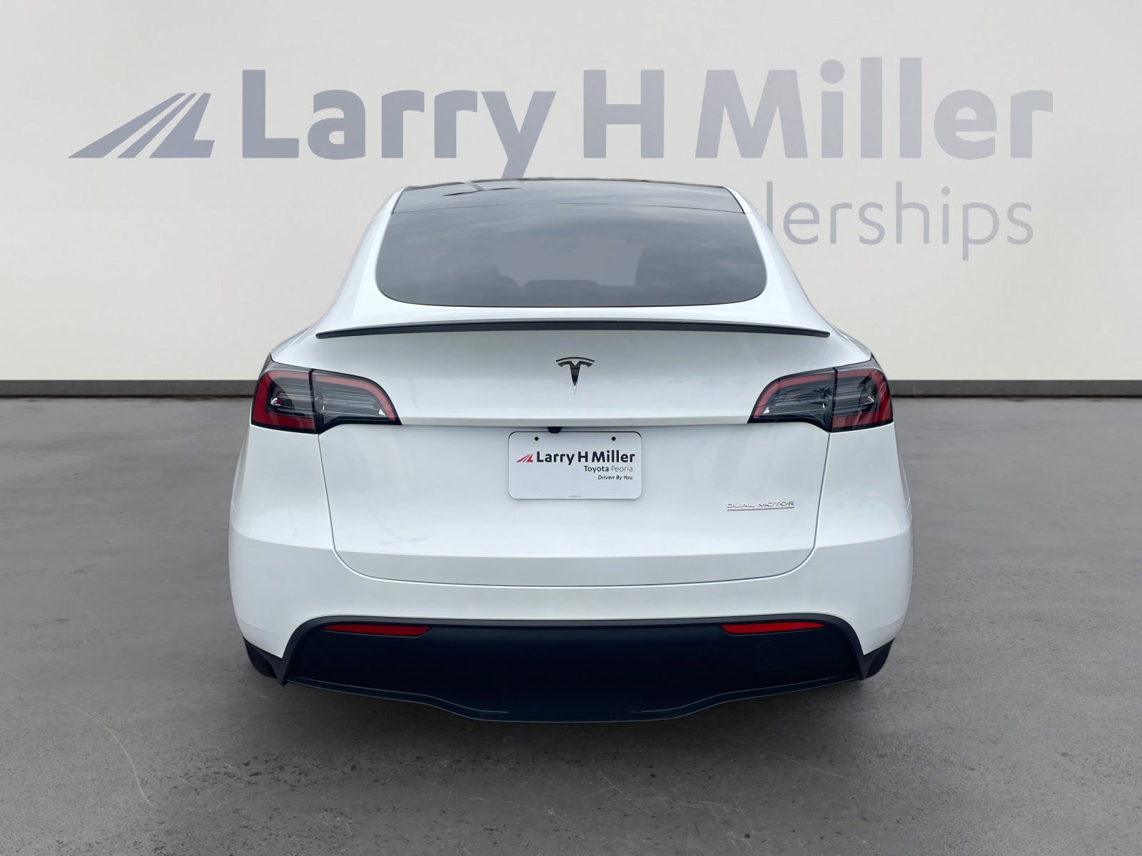 Used 2025 Tesla Model Y Performance image 4