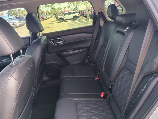 Used 2023 Nissan Rogue Platinum w/ Platinum Premium Package image 14