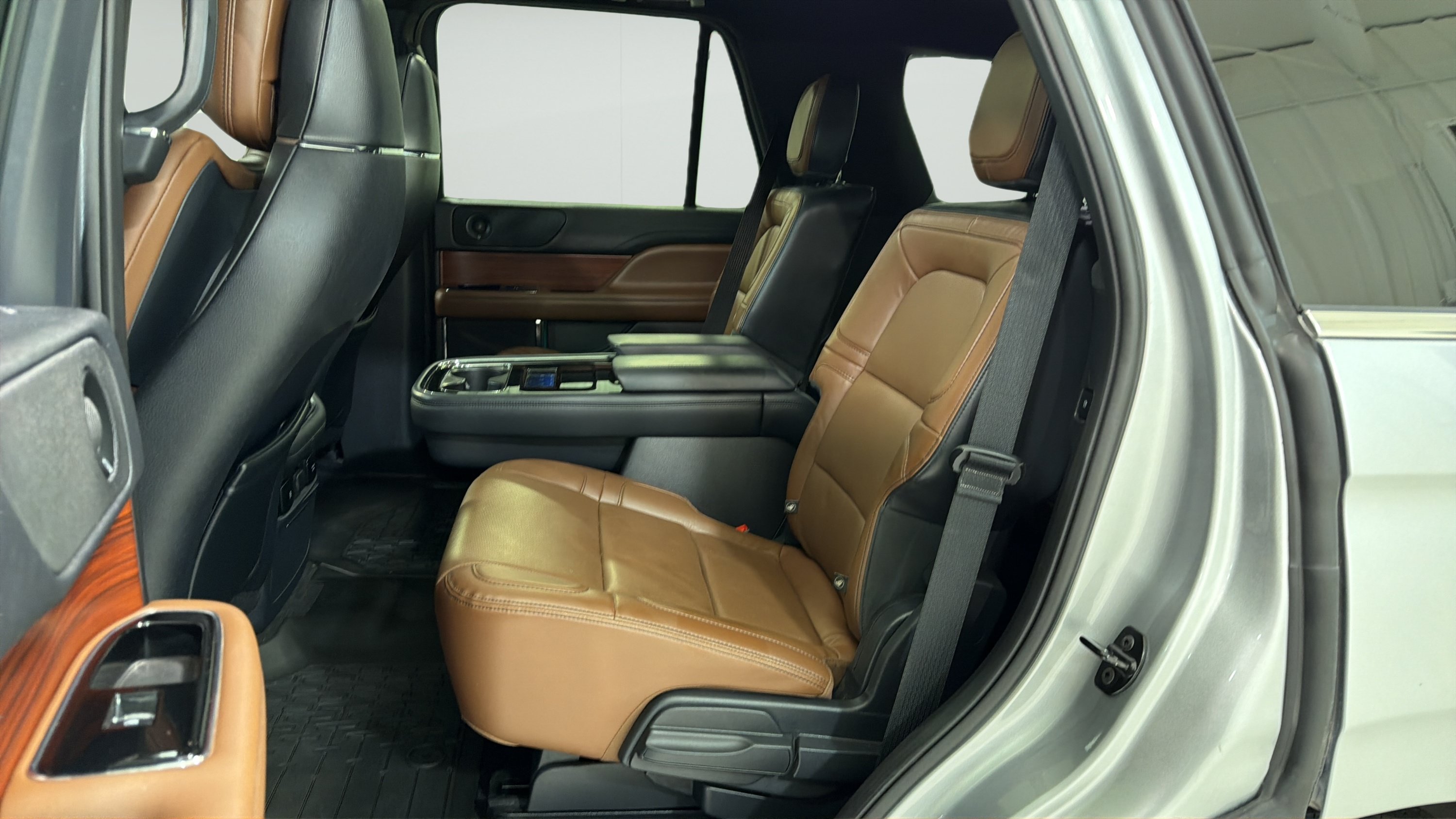 Used 2024 Lincoln Navigator Reserve AWD/4WD image 10