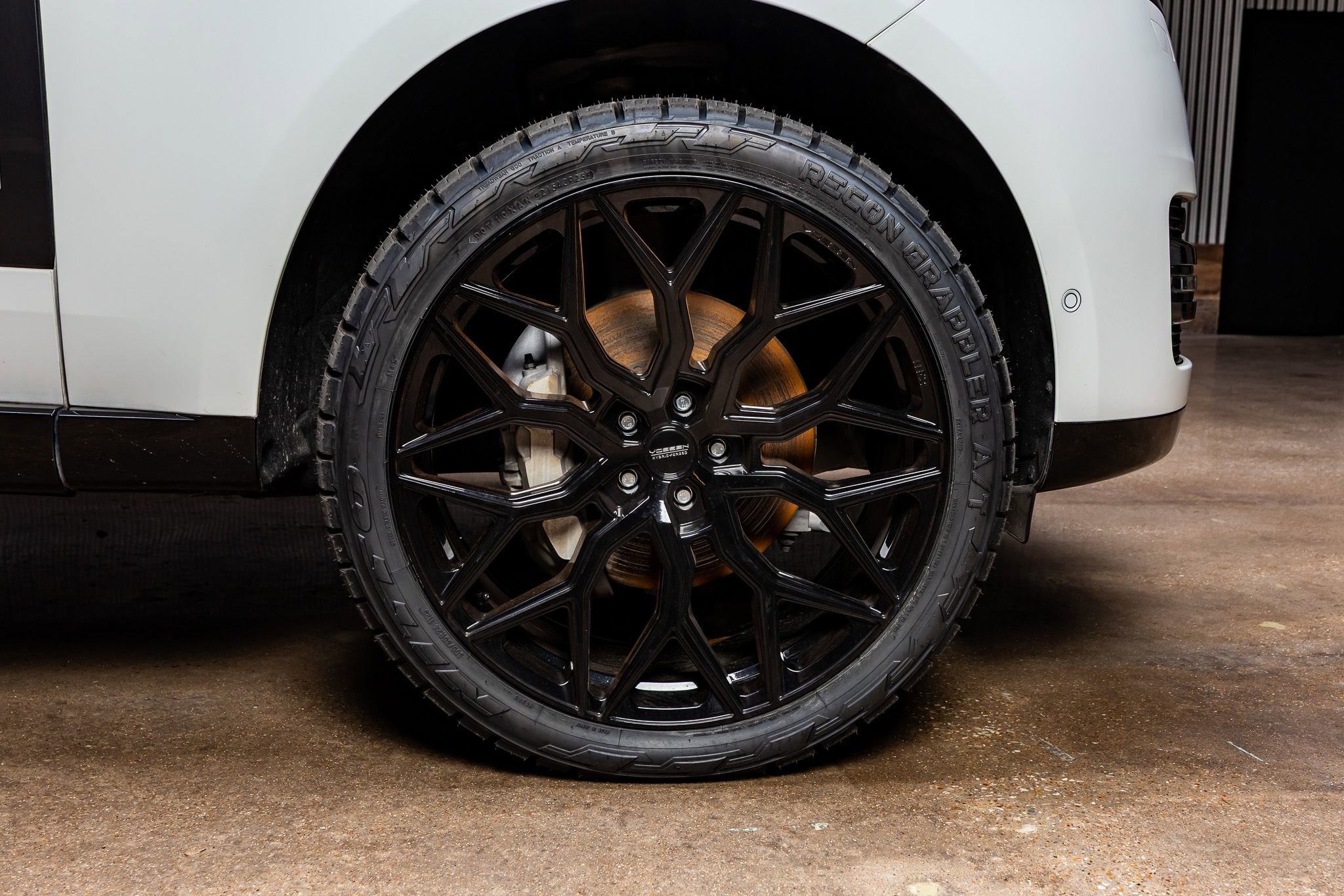 Used 2022 Land Rover Range Rover SE image 12