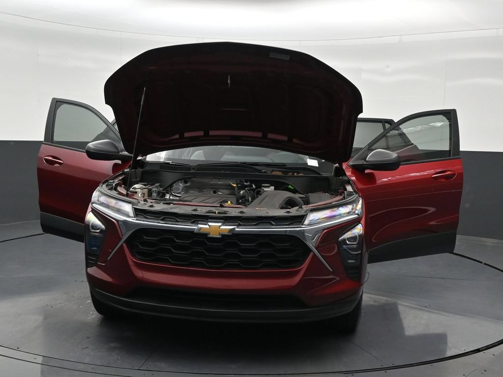 Used 2024 Chevrolet Trax LS FWD image 36